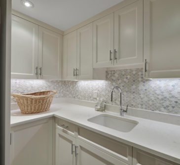 Quartz Counter Top Mosaic Tile Backsplash